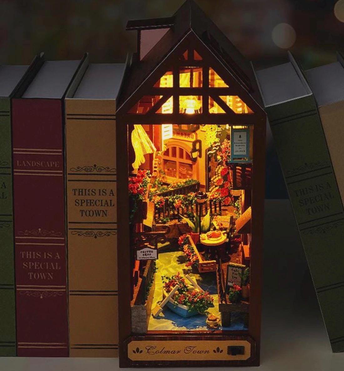 Venice Canal Book Nook DIY Kit – Miniature Light-Up Bookshelf Insert