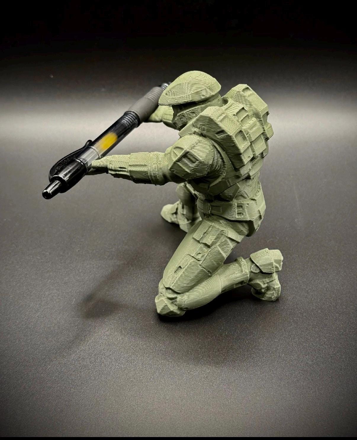 Halo master chief- Office Pen Holder. Desk tidy, organiser, gift