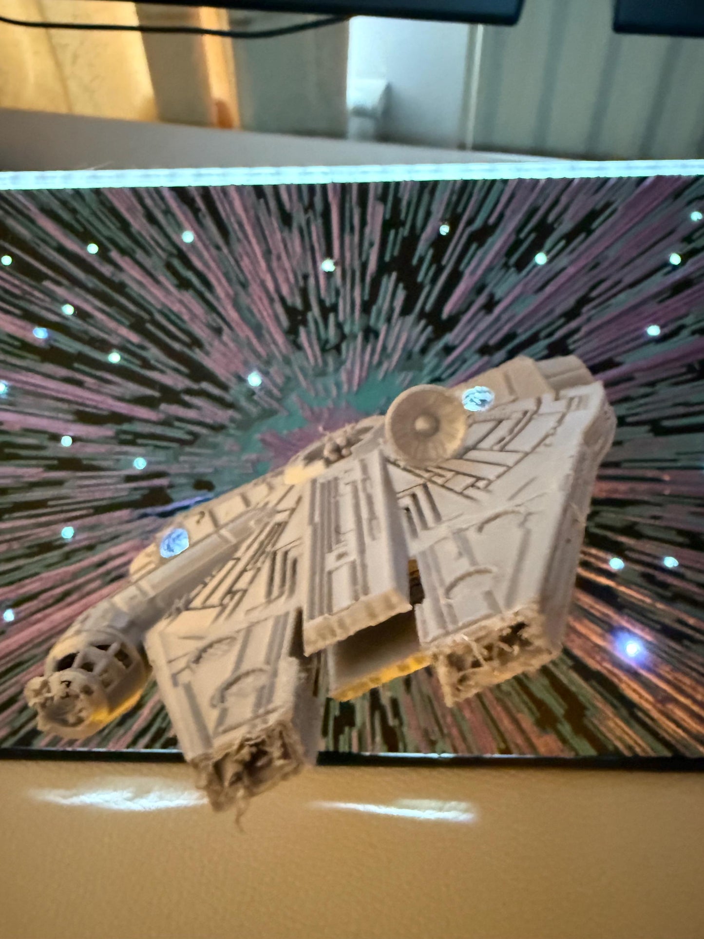 3D Printed Spaceship Lamp – Sci-Fi Hyperdrive Light with Starfield Effect, Unique Geeky Home Decor, Gift for Space Lovers, falcon