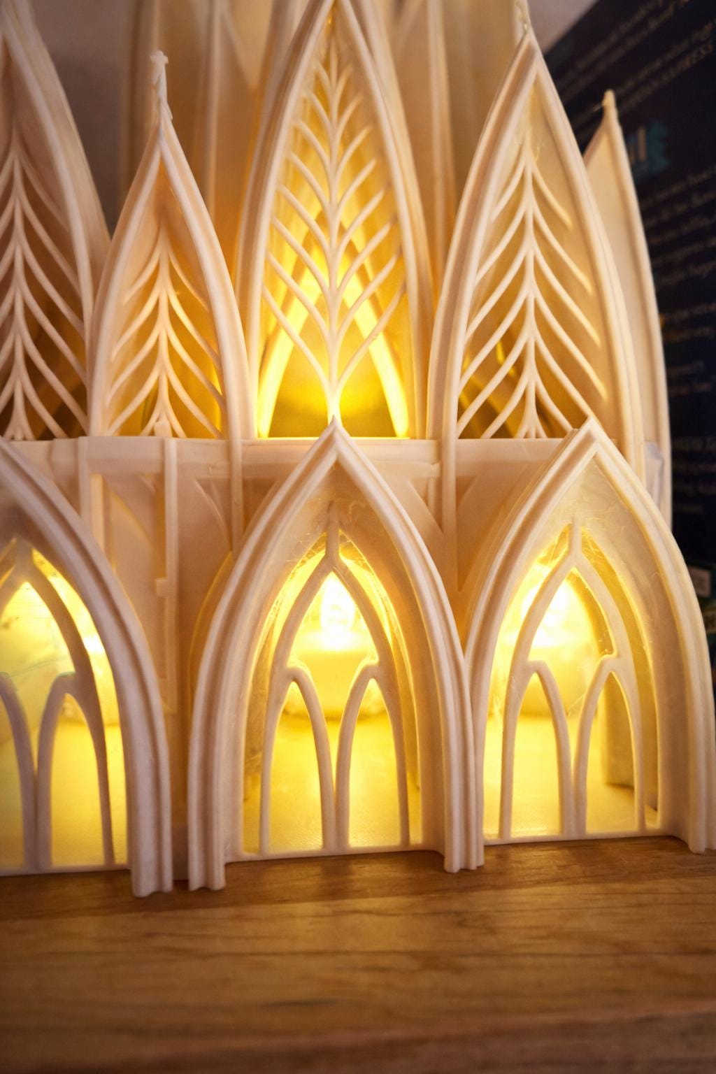 Gothic Cathedral Book Nook – 3D Printed Illuminated Bookshelf Decor