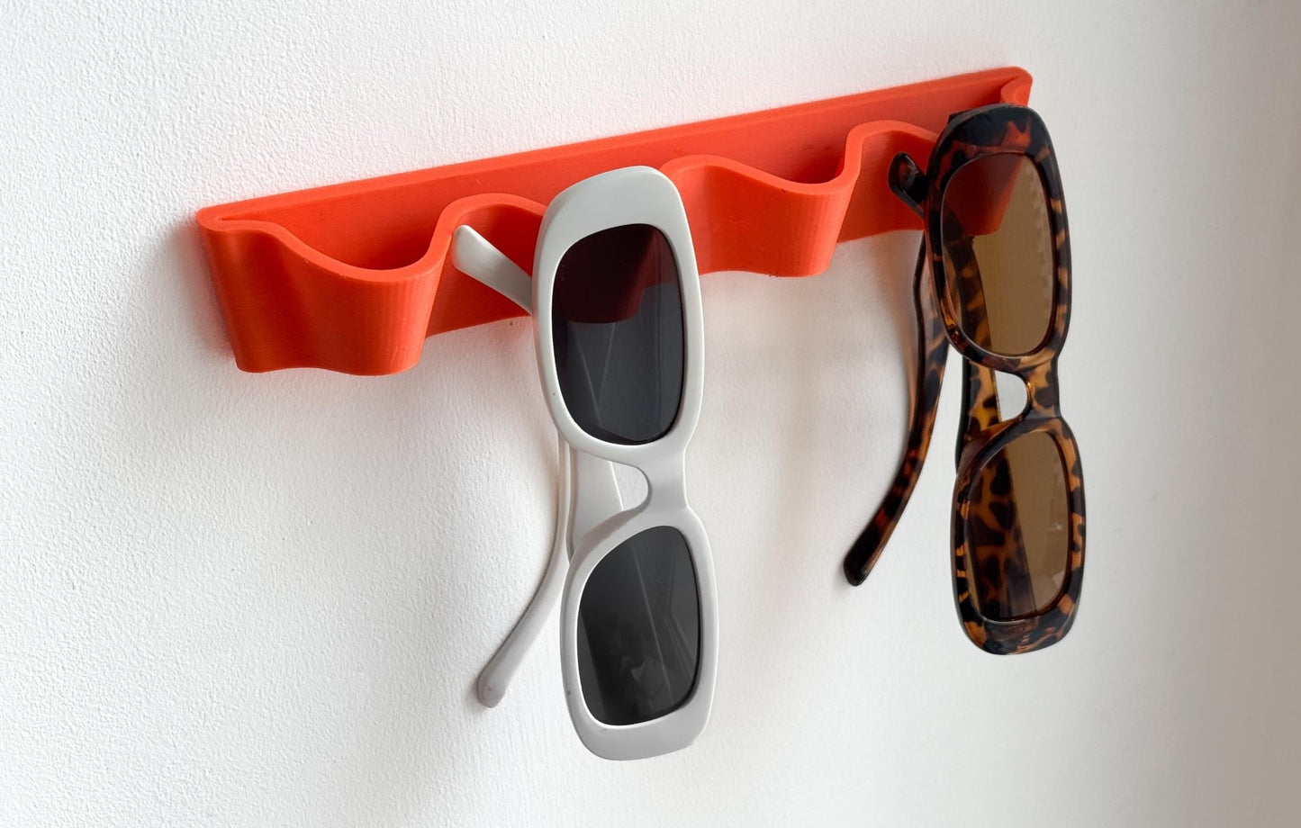 Wave Wall-Mounted Sunglasses Holder – Modern Organiser for Glasses, Entryway or Bedroom Decor