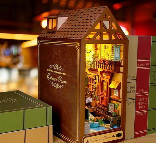Venice Canal Book Nook DIY Kit – Miniature Light-Up Bookshelf Insert