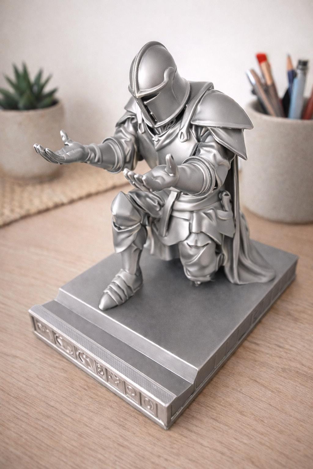 3D Printed Knight Pen Holder | Golden Medieval Desk Decor