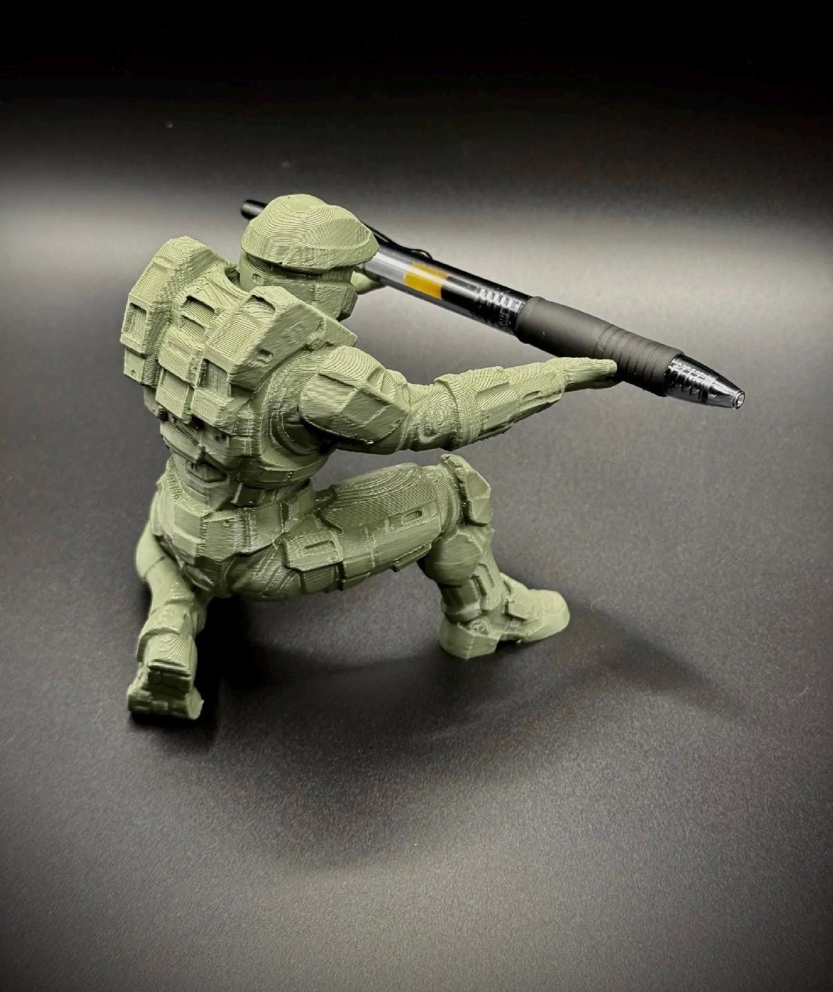 Halo master chief- Office Pen Holder. Desk tidy, organiser, gift